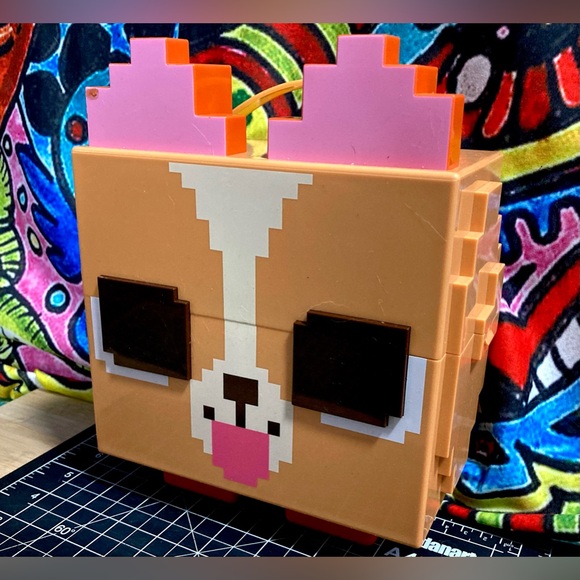 Pet Simulator - Pixel Corgi Collectors Box - Picture 9 of 12